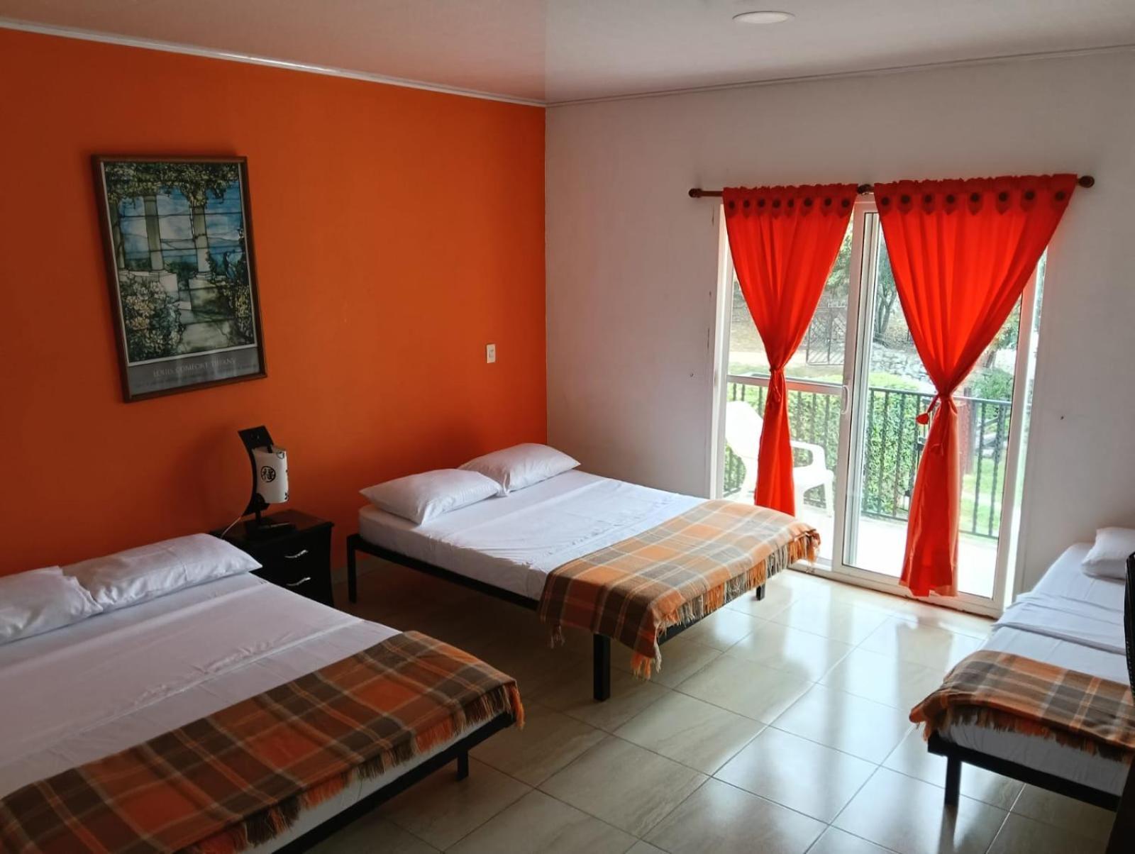 Loma Linda Hotel De Naturaleza 라 메사 외부 사진